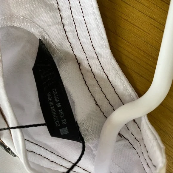 NWT Zara White Puff Sleeve Blouse with Contrast Stitching - Size M - Picture 4 of 7